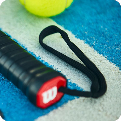 Come cambiare il cinturino della racchetta da padel